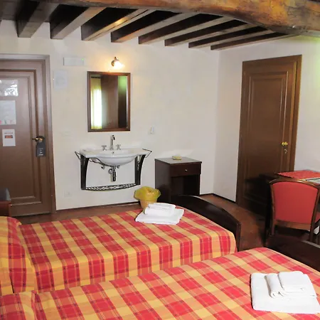 La Corte Hotell *