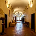 La Corte Hotel *